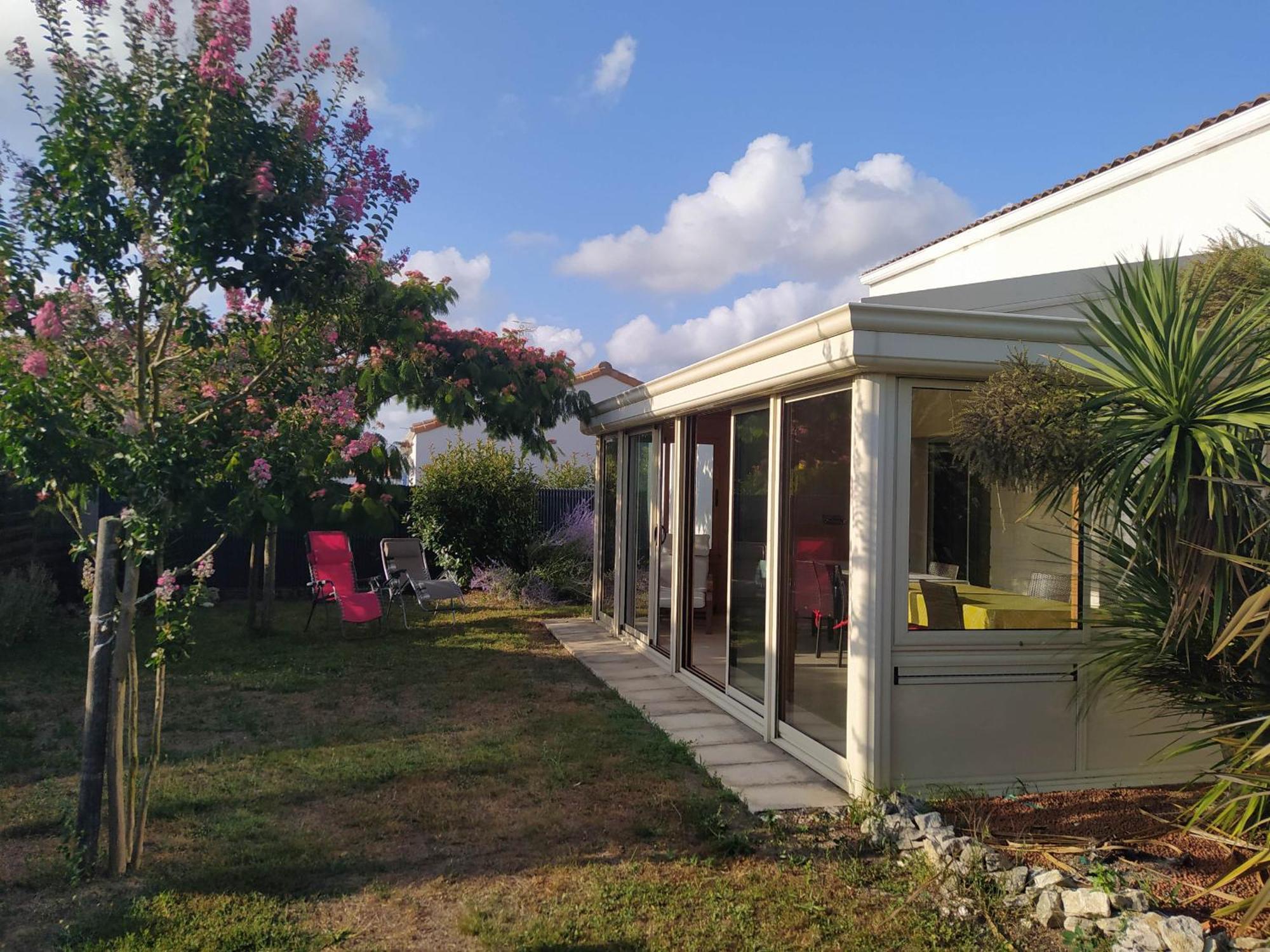 Maison Pour 8 - 5Min De La Plage - Jardin & Veranda Longeville-sur-Mer Luaran gambar