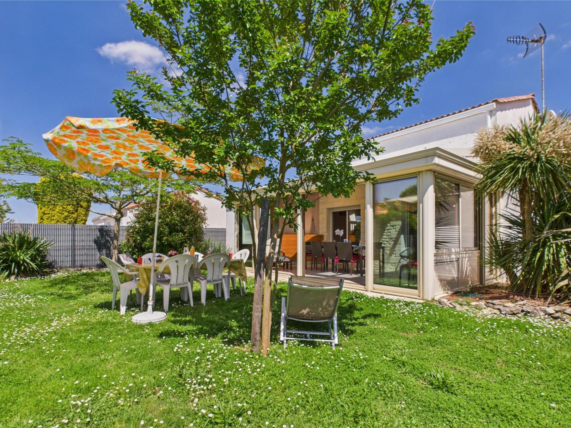 Maison Pour 8 - 5Min De La Plage - Jardin & Veranda Longeville-sur-Mer Luaran gambar
