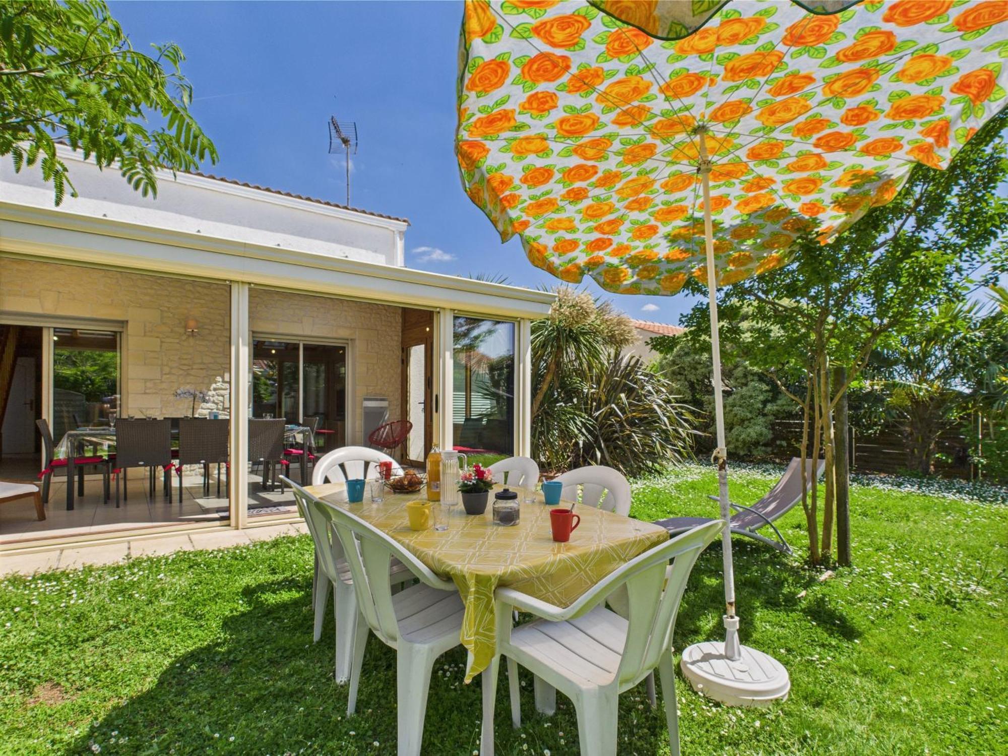 Maison Pour 8 - 5Min De La Plage - Jardin & Veranda Longeville-sur-Mer Luaran gambar